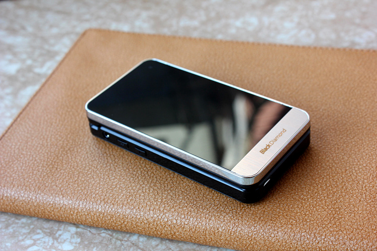 U9(u9)V301 GSM 商务翻盖手机新品黑钻 黑色